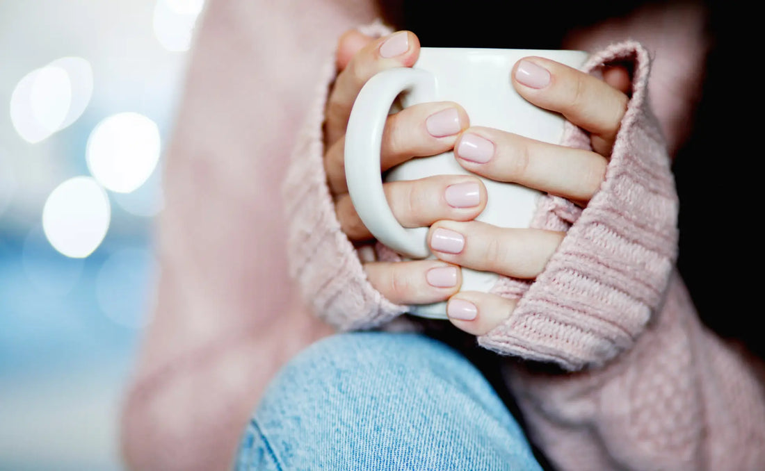 食事中のお茶で鉄分が逃げる？冷えに悩む人に「グリーンルイボスティー」をおすすめする理由